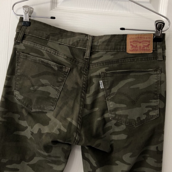 Levi’s 711 Skinny Green Camo Pants, Size 29, Inseam 25”, Like new - Picture 4 of 8